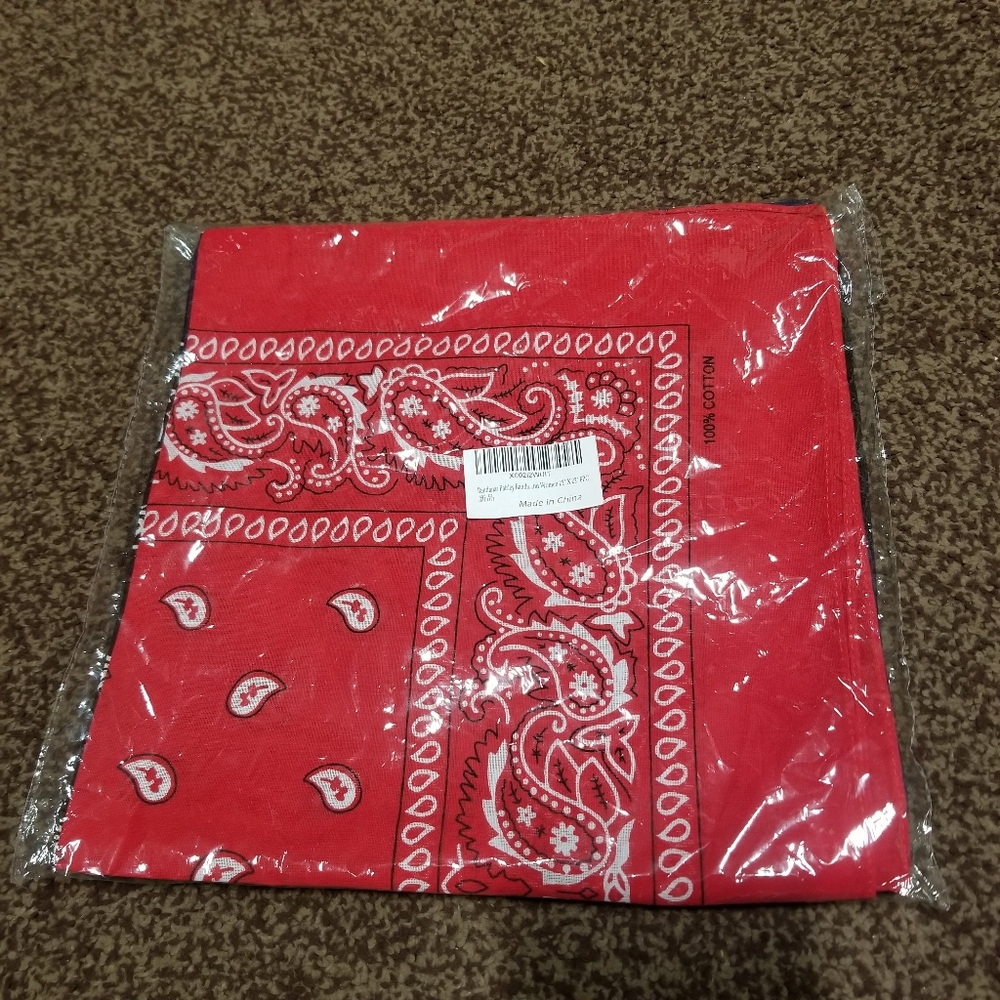 NWT Bandanas Paisley Banda